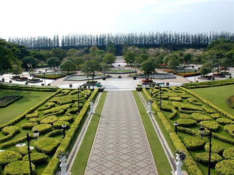  QUEEN SIRIKIT NATIONAL PARK: 푸른 자연과 우뚝선 산봉우리의 조화!